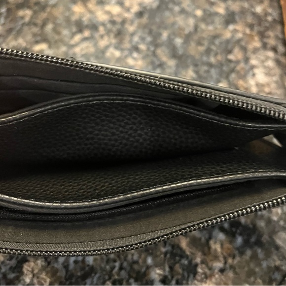 Genuine College Product University of Wisconsin Wristlet - Picture 4 of 5